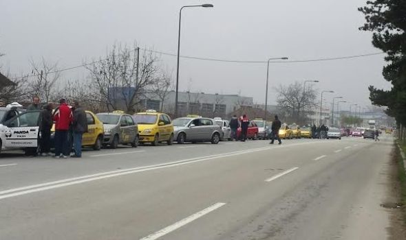 Protest taksista na ulicama Kragujevca