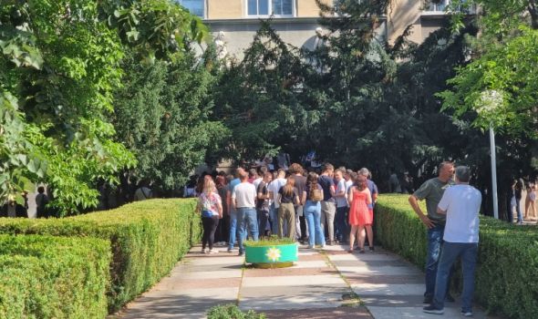 TRKA ZA INDEKS na fakultetima kragujevačkog Univerziteta: Prijemne ispite polaže 3.400 kandidata