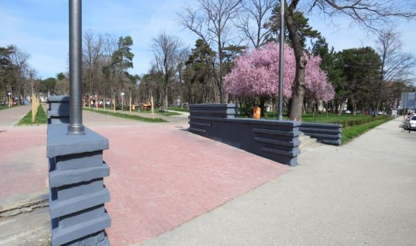 Rekonstruisani ulaz i staze u Velikom parku (FOTO)