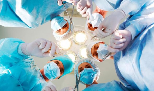 Španski hirurg besplatno operiše pacijente u kragujevačkom Kliničkom centru