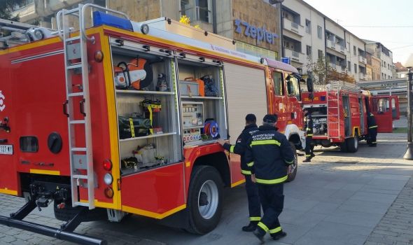 Škoti doniraju vatrogasna i sanitetsko vozilo Kragujevcu
