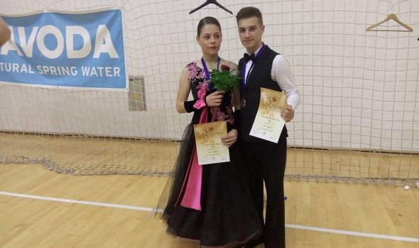 Kragujevački plesni par medaljom na Kupu Srbije ulazi u plesnu elitu