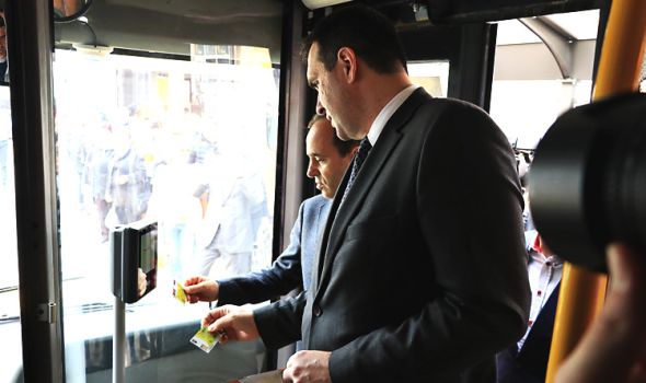 Pušten u rad eKG sistem za ELEKTRONSKU NAPLATU KARATA u gradskom prevozu, prvi se "otkucao" ambasador Turske (FOTO)