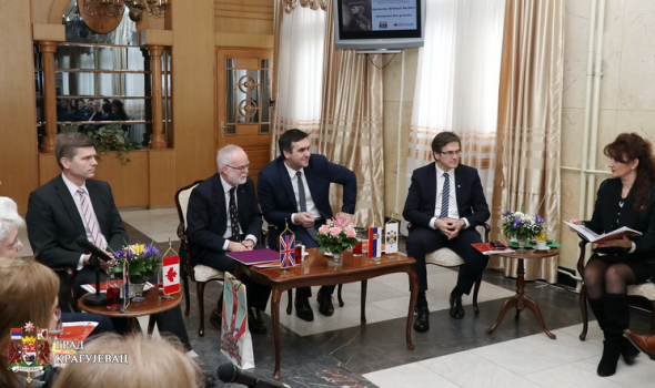 Ambasador Velike Britanije Denis Kif u poseti Kragujevcu