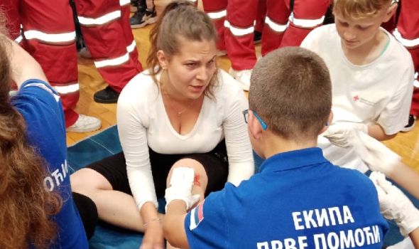 Volonteri Crvenog krsta Kragujevac osvojili medalje na Regionalnom takmičenju u pružanju prve pomoći (FOTO)