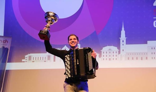 Student FILUM-a Dragoslav Vasiljević pobednik Svetskog kupa za harmoniku