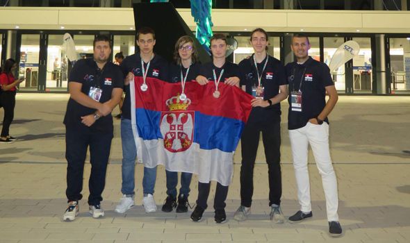 Ekipa Srbije predvođena profesorom kragujevačkog Univerziteta osvojila ČETIRI medalje na Međunarodnoj informatičkoj olimpijadi