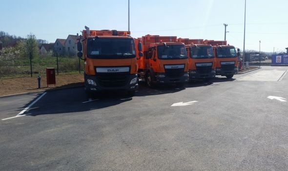 KONAČNO: Stigli novi kamioni smećari