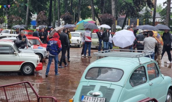 FIĆA FEST: Ljubitelji “Zastave 750” okupili se u Velikom parku (FOTO)