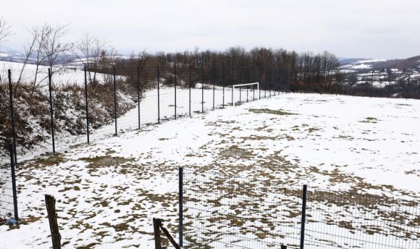Rekonstruisan fudbalski teren u Rogojevcu