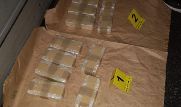 Podignuta optužnica protiv dvojice Kragujevčana zbog prevoza 5 kilograma heroina iza tablica Golfa