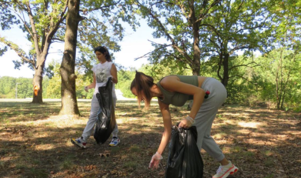 Akcija čišćenja Spomen parka "Kragujevački oktobar" (FOTO)