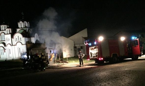 POŽAR USRED NOĆI: Zapalio se kamion kod crkve u Ilićevu (FOTO)