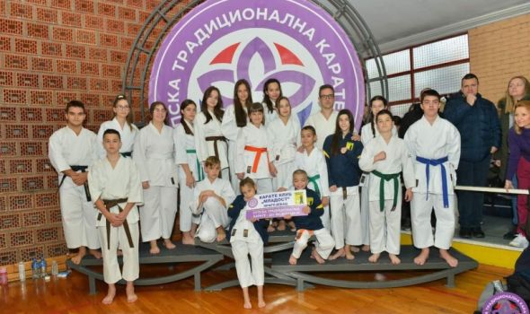 Karatisti "Mladosti" osvojili 22 medalje u Šapcu
