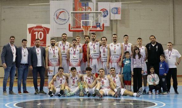 Košarkašima Radničkog uručen pehar za osvojeno prvo mesto u Drugoj muškoj ligi Srbije