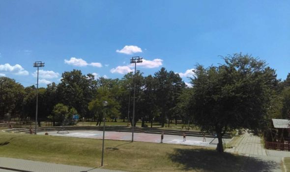 Uskoro nov izgled popularnog sportskog terena u Velikom parku