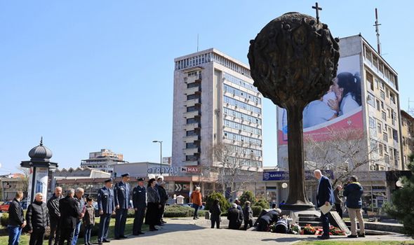 Obeležena 23. godišnjica od početka bombardovanja: Kragujevac odao poštu žrtvama NATO agresije