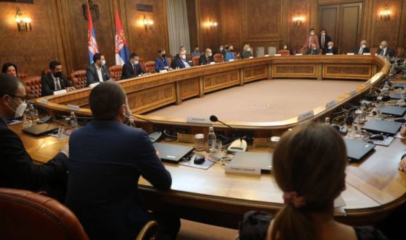 Nakon prvog slučaja omikrona u Srbiji, zakazana sednica Kriznog štaba