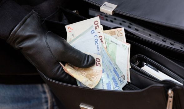 Kragujevčanin krao telefone i novac iz automobila i stanova