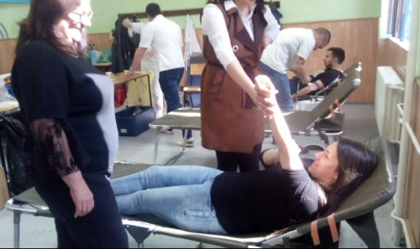 U Medicinskoj školi “Sestre Ninković” prikupljeno 26 jedinica krvi (FOTO)