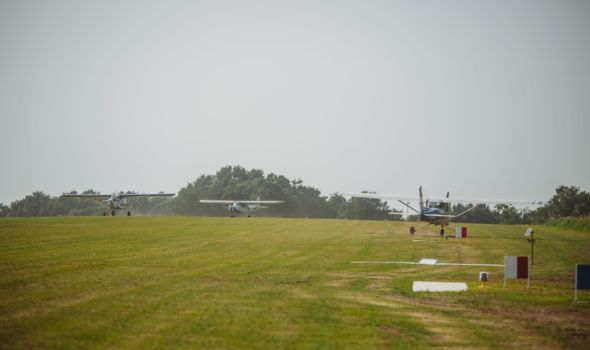 Na aerodrom MIND Kragujevac do sada sletelo DESETAK letelica (FOTO/VIDEO)