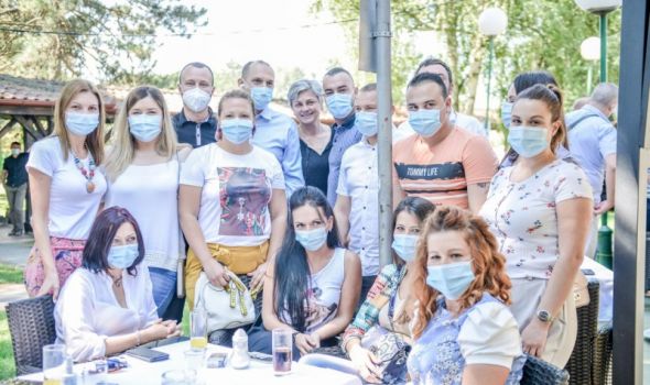 Lončar u Kragujevcu: Borba sa virusom i dalje traje, zdravstveni radnici su naši junaci