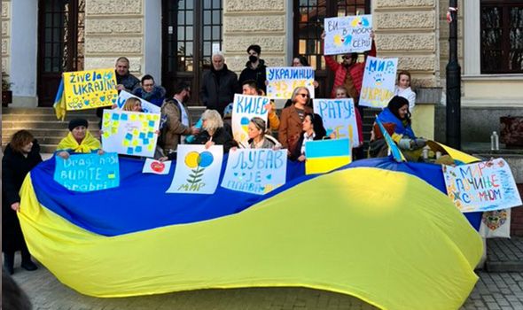 Stop ratu u Ukrajini: Mirovni skup održan ispred Prve gimnazije