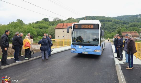 U Trmbasu pušten u saobraćaj novi drumsko-pešački most, vraćene linije gradskog prevoza (FOTO)