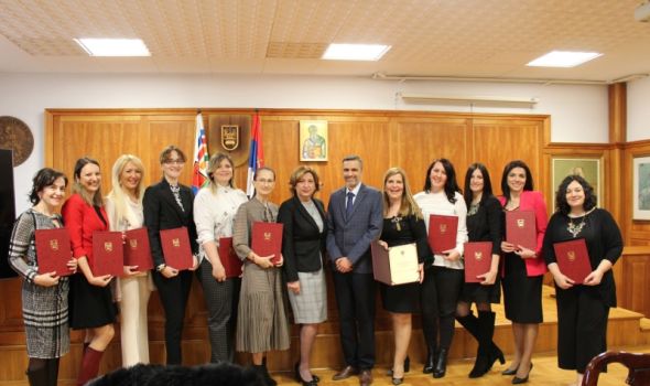 Uručena priznanja najboljim naučnicama Univerziteta u Kragujevcu
