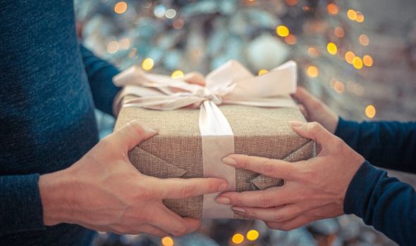 Kako odabrati savršen novogodišnji poklon za dragu osobu?