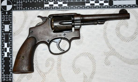 Hapšenje: U stanu Kragujevčanina policija pronašla revolver i municiju (FOTO)