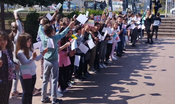 Učenici i nastavnici iz pet zemalja u Kragujevcu se bore za očuvanja planete Zemlje (FOTO)