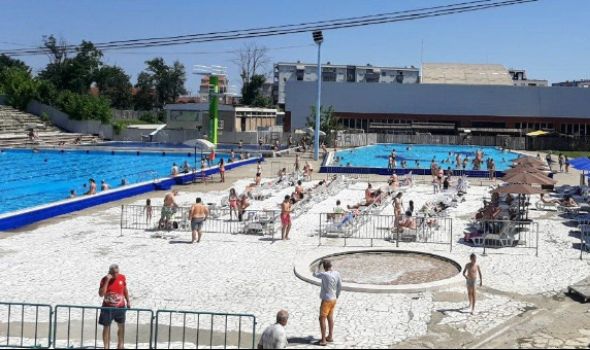 Uspešan start kupališne sezone: Na otvorenim bazenima 4.000 Kragujevčana
