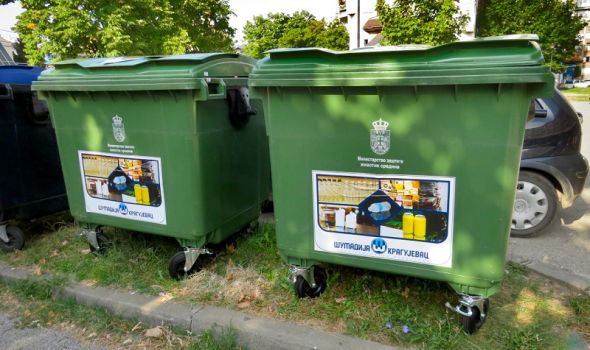 U toku postavljanje novih plastičnih kontejnera za odlaganje ambalažnog otpada u nekoliko naselja (FOTO)