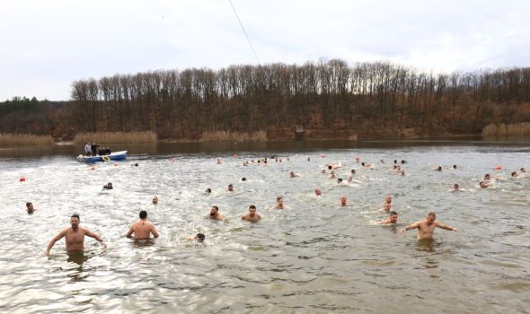 Za ČASNI KRST plivaće više od 100 Kragujevčana