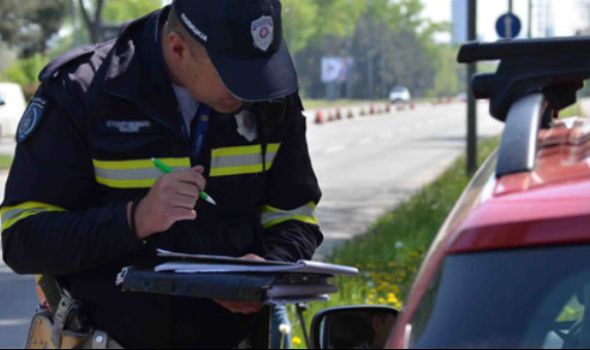 Dvojica Kragujevčana vozila sa preko tri promila alkohola u organizmu: “Popili” po prijavu, završili na trežnjenju