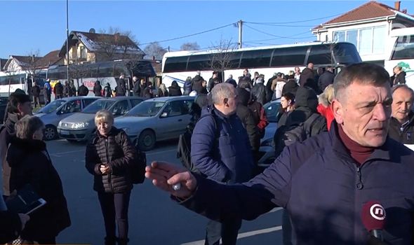 Prodavci sa kragujevačke Šarene pijace na protestu u Beogradu