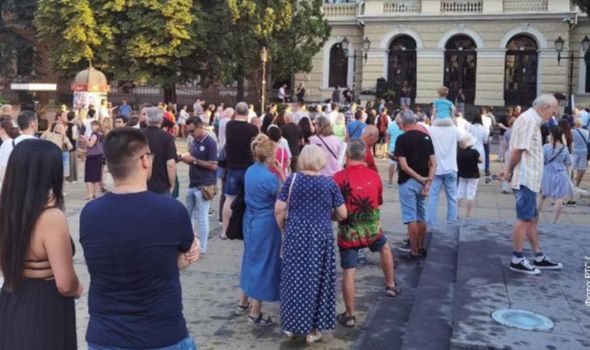 Protest “Srbija protiv nasilja” u Kragujevcu: “Podrška inspektorima Milenkoviću i Mitiću”