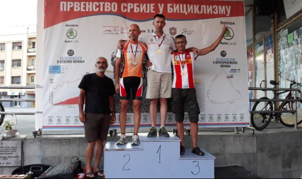 Kragujevački biciklisti osvojili 10 medalja u Čačku (FOTO)