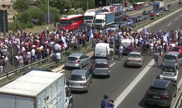 Radnici "Fiata" blokirali auto-put kod Centra "Sava"