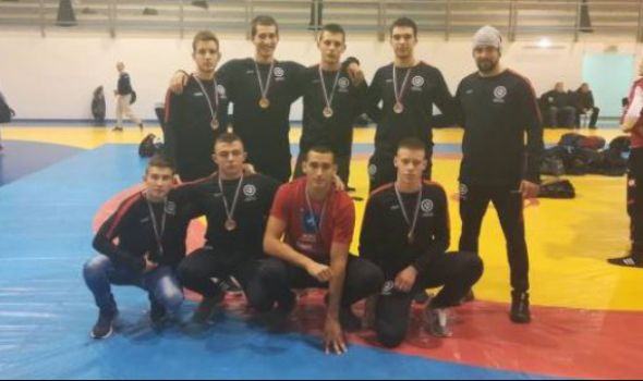 Rvačima “Kragujevca” osam medalja u Padinskoj Skeli