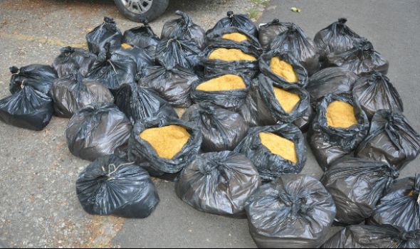 Šapčaninu u automobilu pronađeno 180 kilograma rezanog duvana na parkingu kragujevačkog marketa (FOTO)
