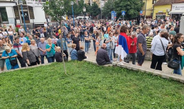 "Srbija protiv nasilja": Kragujevčani u subotu blokiraju raskrsnicu kod "Rode"