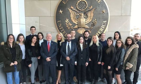 Ambasador Amerike Kajl Skat na Pravnom fakultetu o odnosima Srbije i SAD
