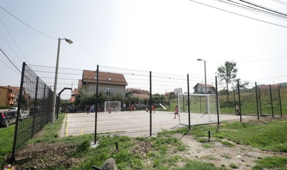 Rekonstruisan sportski teren u Maršiću, na redu dečje igralište