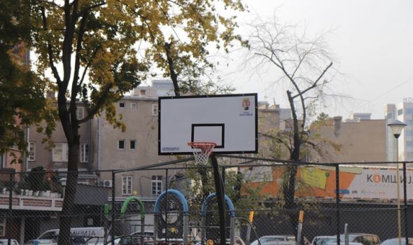Rekonstruisan teren za male sportove u Ulici Srete Mladenovića, grad uskoro dobija tri teretane na otvorenom
