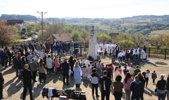 Komemoracijama u Ilićevu, Maršiću i Grošnici obeležena Tri oktobra