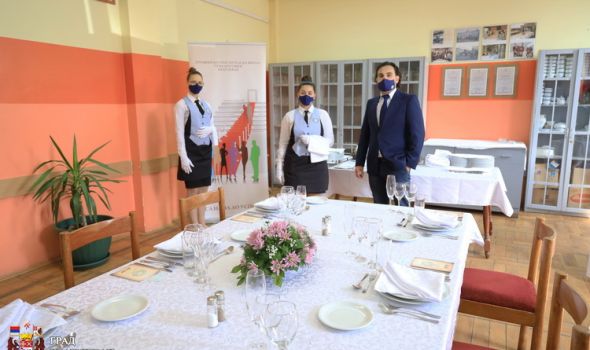 Učenici TUŠ "Toza Dragović" se pripremaju za Republičko takmičenje ugostitelja i kulinara (FOTO)