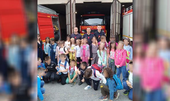 Đaci OŠ “Milutin i Draginja Todorović” posetili Vatrogasni dom i družili se sa vatrogascima (FOTO)
