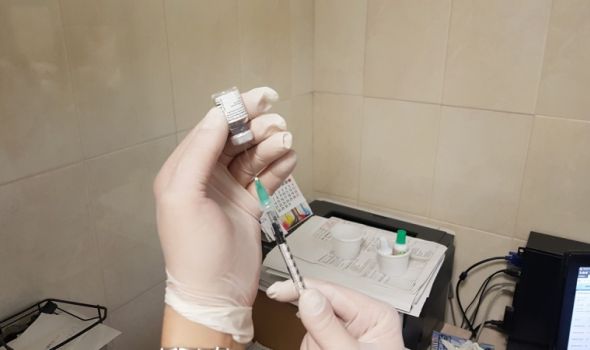 U Šumadijskom okrugu više od 60.000 ljudi primilo treću dozu vakcine, "Sinofarm" omiljena, skok interesovanja za "Fajzerovu"